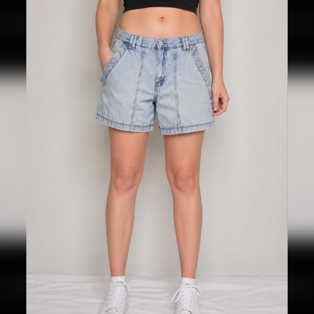 HABITUAL 8/29 Jean Shorts Front Picket Details Light Wash